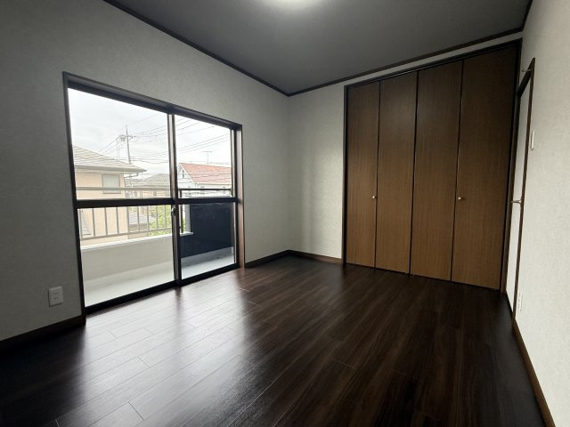 西区宮下２丁目戸建の洋室