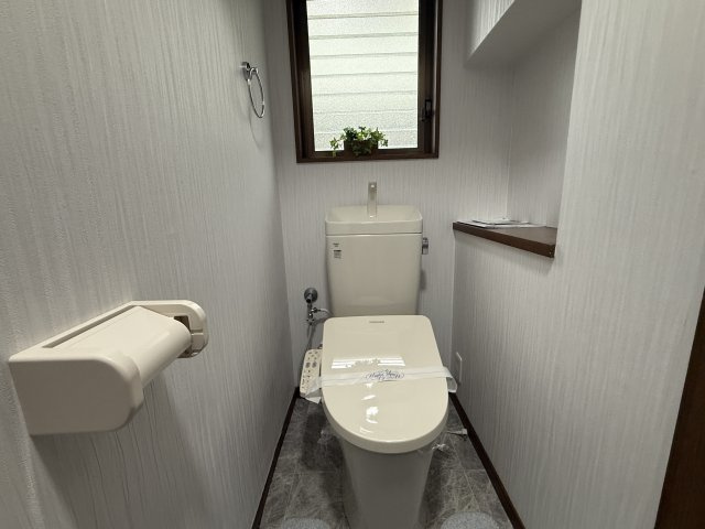 西区宮下２丁目戸建のトイレ