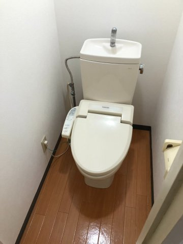 カーサのトイレ|※別号室参考写真です