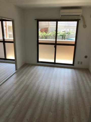 カーサの居間・リビング|※別号室参考写真です