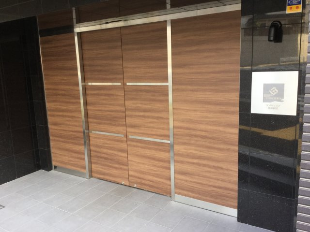 コンシェリア新宿御苑CROSSIAのエントランス|コンシェリア新宿御苑