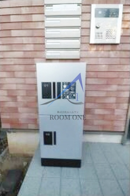 Villa Zephyrのその他共用部分|集合ポスト、宅配ボックスです。