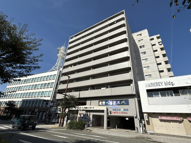 大栄・十二所前レジデンスの外観