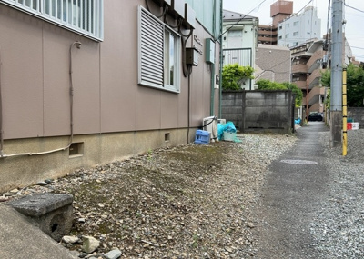 【受付】 | ラフィネ西八王子 | 受付はマンションコンシェルジュがいる場合もあれば、管理人が滞在する小部屋を総称して呼ぶことがあります。主にエントランスに設置されていることから、防犯面でも期待ができます。防犯設備がない場合はより安心！