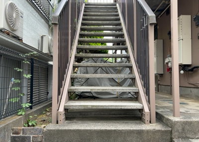 【内装】 | ラフィネ西八王子 | 共有部分は、住民なら誰もが使える設備のこと。例えば駐車場やエレベーター、インターネット設備、セキュリティ設備などがあります。他にも、マンションの廊下・外部階段やエントランス・ゴミ置き場などがあります。