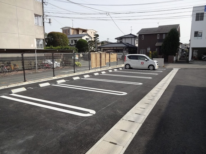 メゾン・ド・レーヴの駐車場