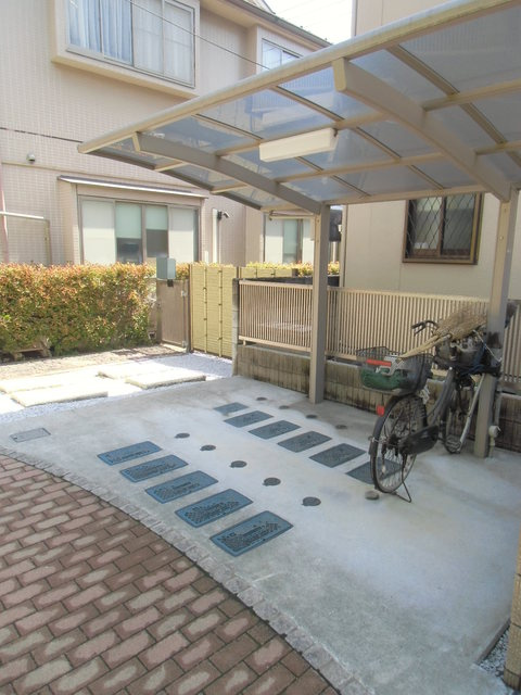 （シニア限定）ウェルコート朝霞のその他共用部分|★屋根付き駐輪場★