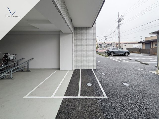 ペアパレス六町環七北通りの駐車場