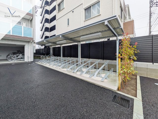 ペアパレス六町環七北通りの駐車場