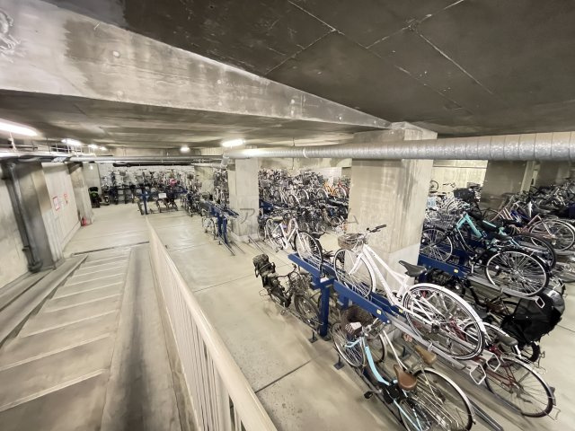 所沢スカイライズタワーの駐輪場
