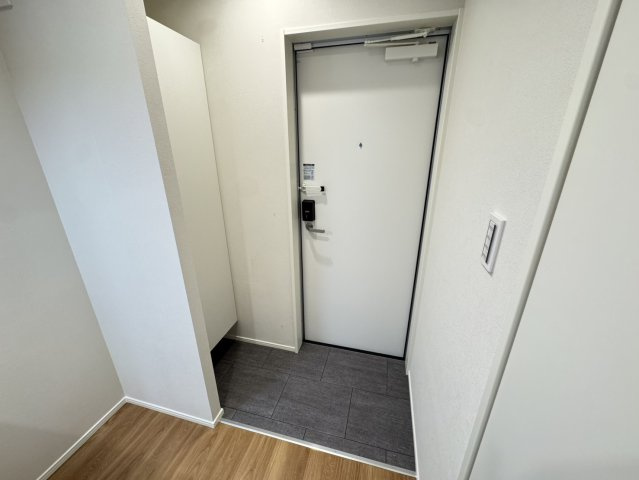 GRADUS原木中山の玄関