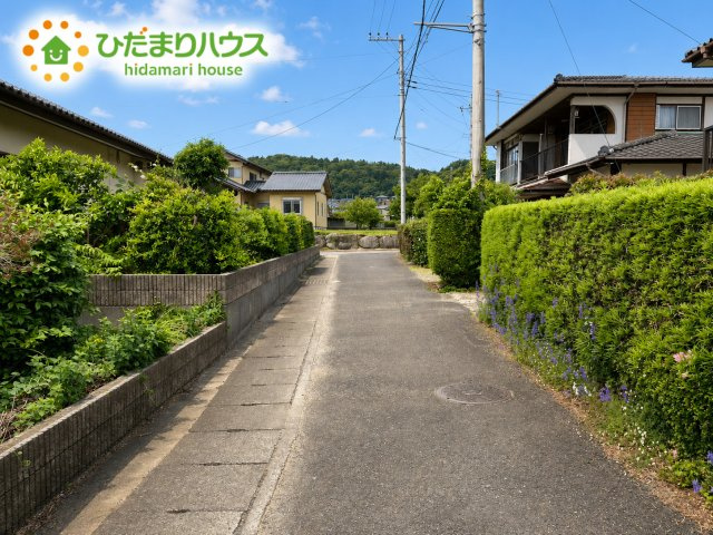日立市小木津町第6　新築戸建　2号棟の前面道路含む現地写真|小中学校が近く、お子様の通学も安心♪