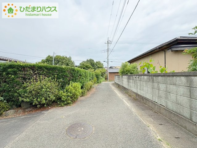 日立市小木津町第6　新築戸建　2号棟の前面道路含む現地写真|小中学校が近く、お子様の通学も安心♪