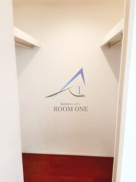 オレンジティの収納|ウォークインクローゼットです。