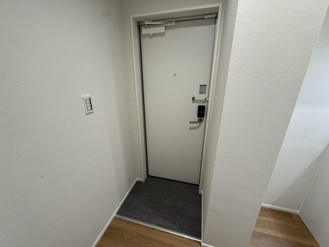 GRADUS原木中山の玄関