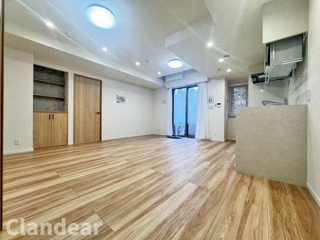 ディナ・スカーラ船堀の居間・リビング|ドキドキの新生活も、安心してスタート。ぴったりの住まいを見つけませんか？クランディアが一緒に住まい選びをサポートします‼　まずは、お気軽にお問合せください　＃クランディア