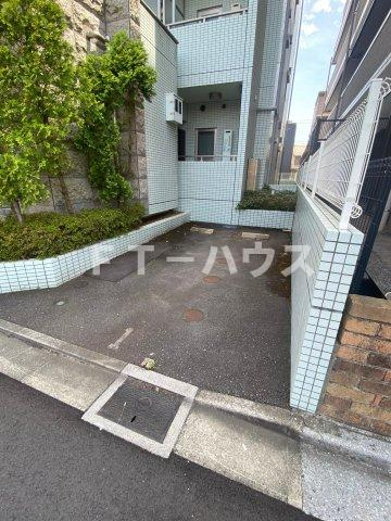 スカイヒルズの駐車場