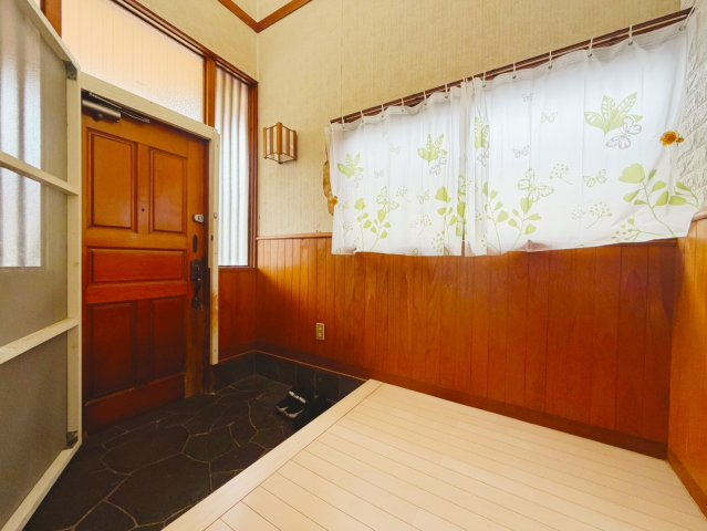 比企郡小川町　中古住宅の玄関
