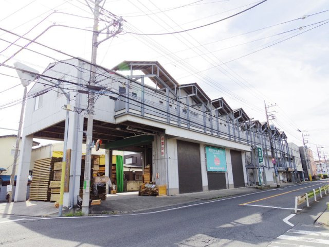 コーポマルシの外観