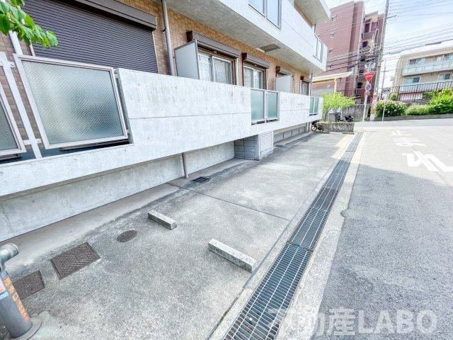 オークコート殿辻の駐車場