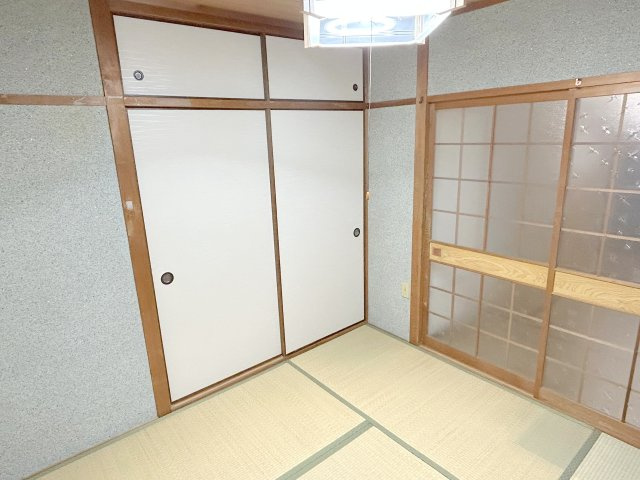 ハイツ東生駒の和室