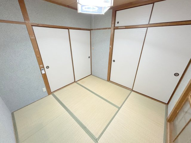 ハイツ東生駒の和室