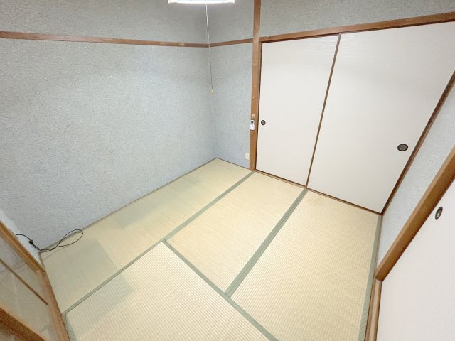 ハイツ東生駒の和室