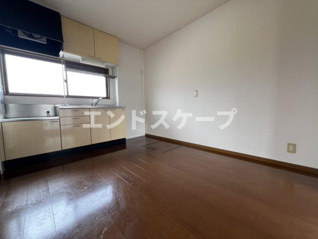 シャン・ド・フルールの居間・リビング|高崎、前橋のお部屋探しはエンドスケープまで！お客様の理想お聞かせ下さい♪
