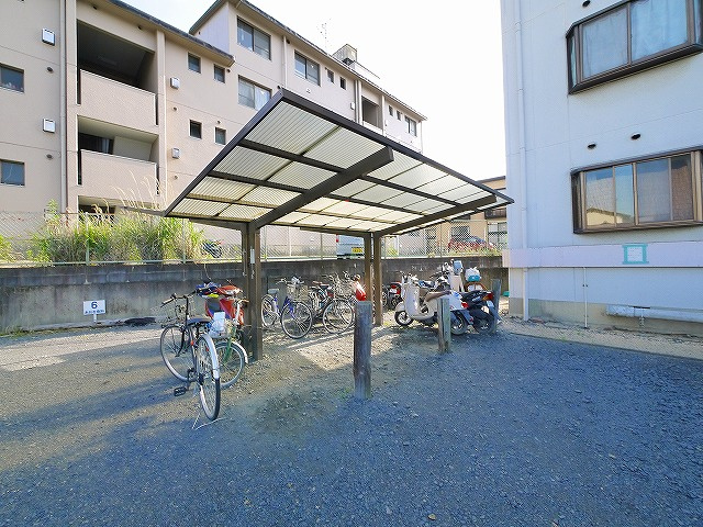 エスティライフあやめ池のその他共用部分|駐輪スペースです
