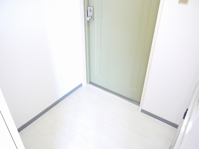 エスティライフあやめ池の玄関|明るい玄関です