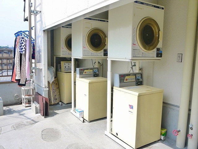 エスティライフあやめ池のその他共用部分|コインランドリー