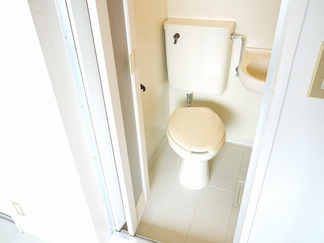エスティライフあやめ池のトイレ|清潔感のあるトイレです