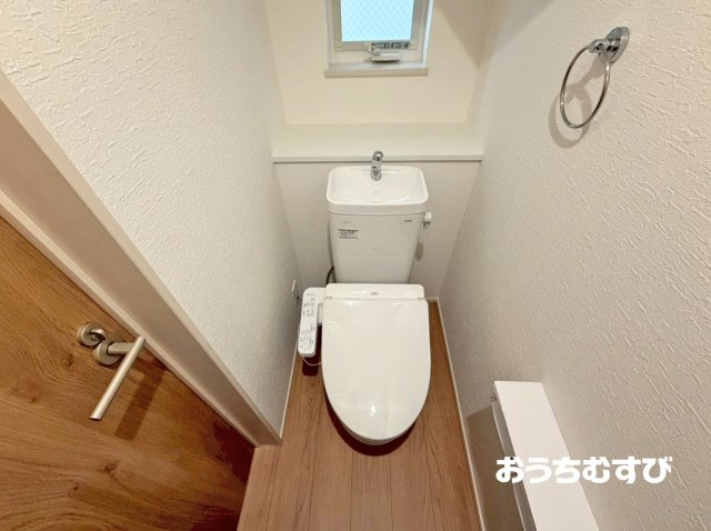 小牧市小牧第6(全2棟)のトイレ