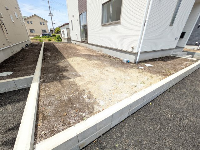 日立市川尻町　第7　新築戸建て　2号棟の庭|日当たりや広さを現地で体感してください。理想のガーデニングや家庭菜園を始めてみませんか。