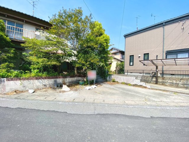 中古戸建　瑞穂市牛牧　昭和54年築の駐車場
