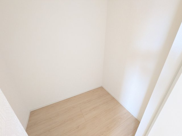 日立市川尻町　第7　新築戸建て　1号棟の収納|大容量のクローゼットを完備。衣類から季節家電までスッキリ片付き、空間を有効活用できます。