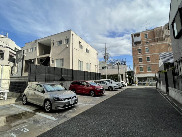 カルティエ甲子園口の駐車場