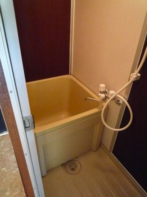 フリーデンハイム四谷の浴室|バス・トイレ別