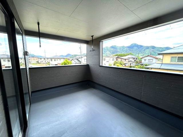 新築戸建　千曲市内川　全2棟のバルコニー