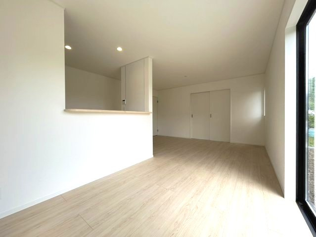 新築戸建　千曲市内川　全2棟の居間・リビング