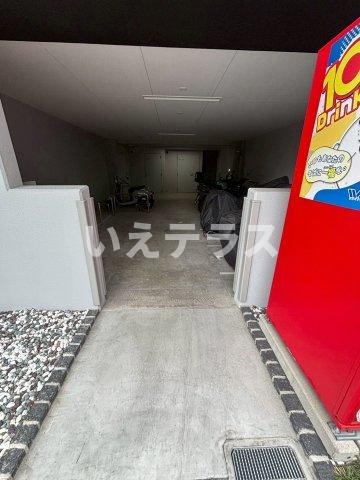 アドバンス神戸パーチェの駐車場