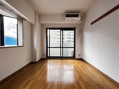 ソシアル六本松の居間・リビング