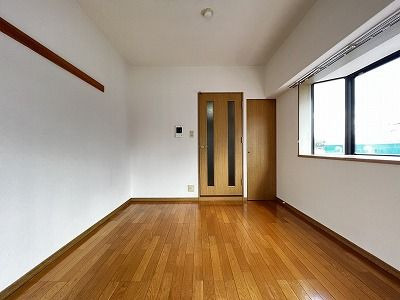 ソシアル六本松の居間・リビング