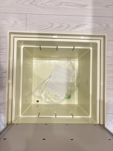 小倉北区篠崎5丁目7期のキッチン|床下収納付きで、食品や日用品のストックに便利です。