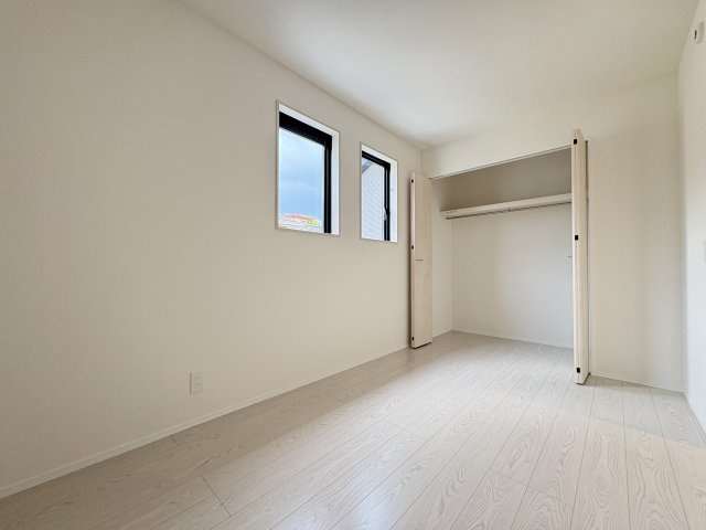 小倉北区篠崎5丁目7期の洋室|ゆとりのある洋室で、プライベートな時間を快適に過ごせます。