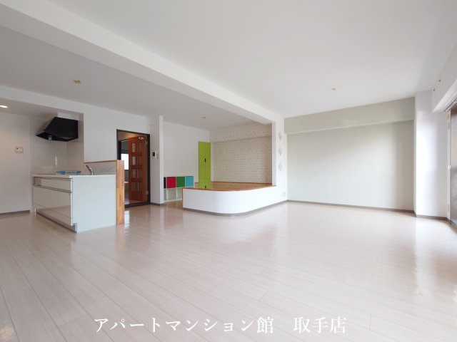 リバーサイドヒルズの居間・リビング