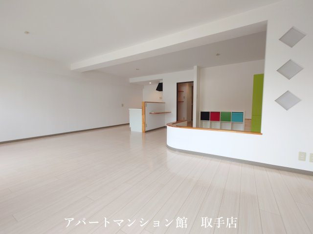 リバーサイドヒルズの居間・リビング