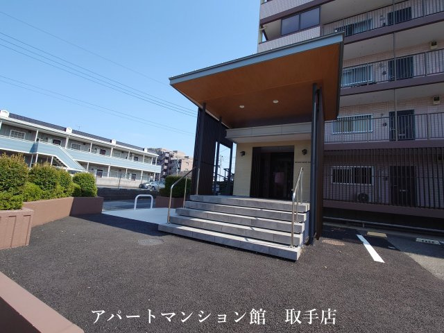リバーサイドヒルズのエントランス