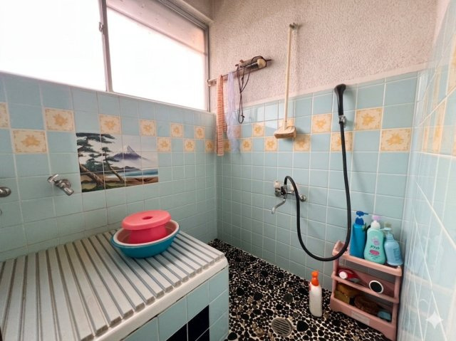 小山市間々田 中古戸建【離れ・作業場付き】DIY・趣味にもおすすめの大型中古戸建の浴室