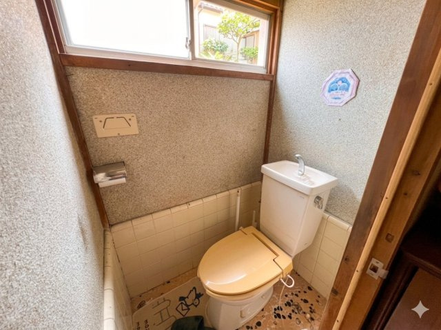 小山市間々田 中古戸建【離れ・作業場付き】DIY・趣味にもおすすめの大型中古戸建のトイレ
